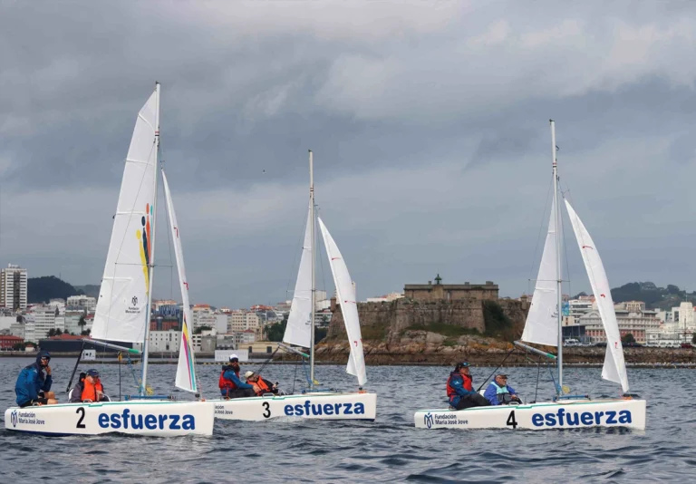 Veleros "Esfuerza" en competición